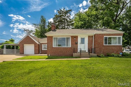 6300 Ashwell Dr, Affton, MO, 63123-1501 | Card Image