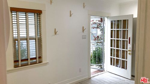 apt-e-1111 12th St, Santa Monica, CA, 90403-5490 | Card Image