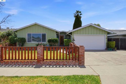 4426 Sacramento Ave, Fremont, CA, 94538-1228 | Card Image