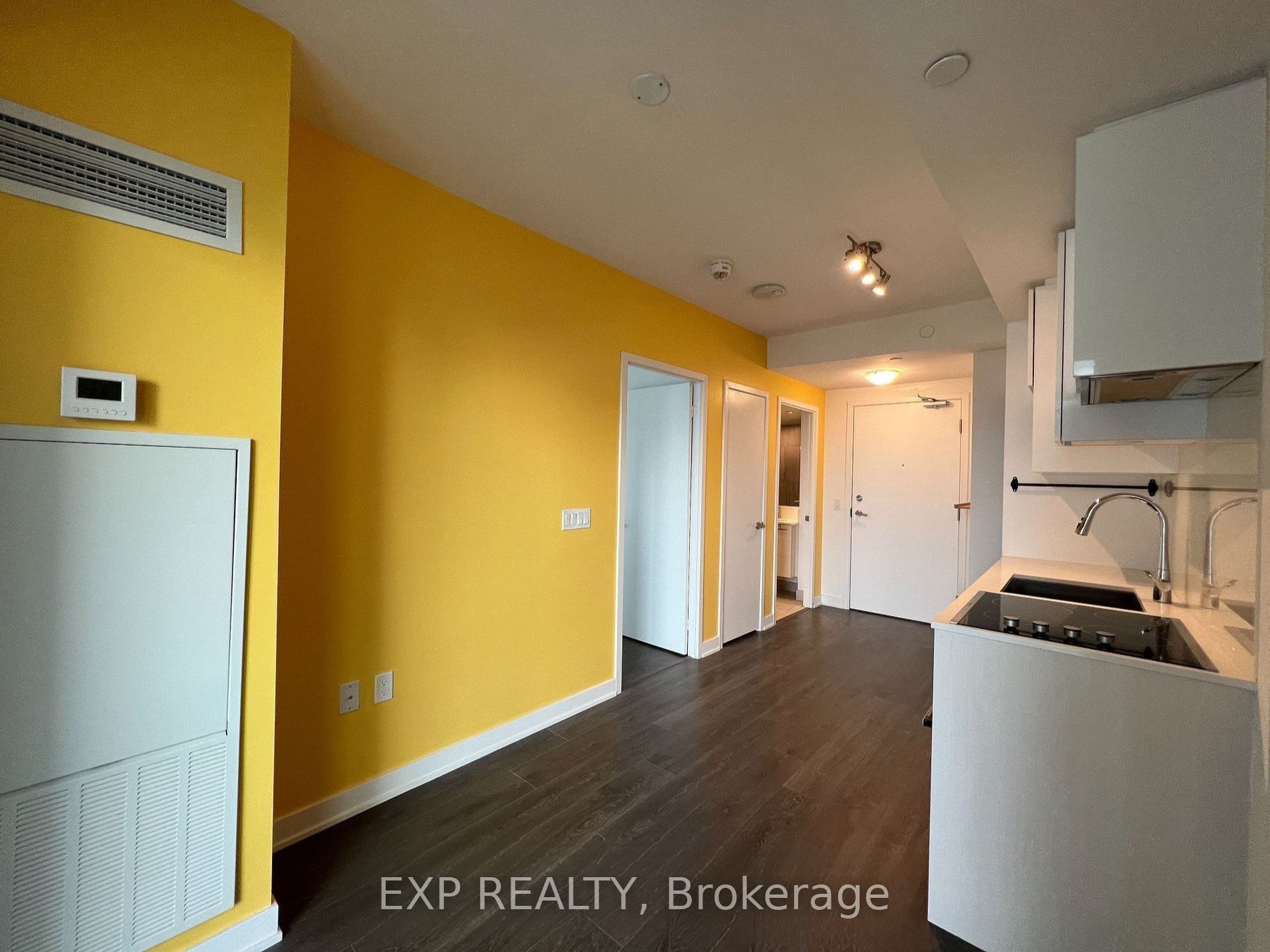 Residential Lease in Toronto C10 5