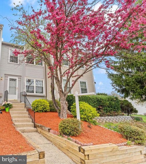 13984 Big Yankee Ln, CENTREVILLE, VA, 20121-2682 | Card Image
