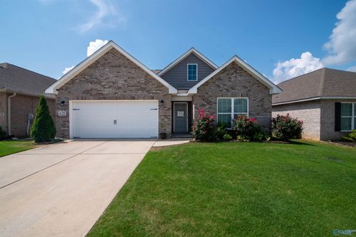 628 Magnolia Place Ln Sw, Hartselle, AL, 35640-3878 | Card Image