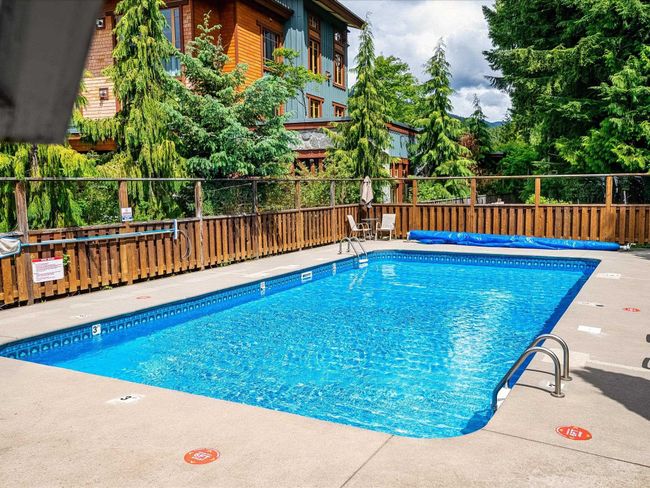 301 - 2129 Lake Placid Rd, Condo with 1 bedrooms, 2 bathrooms and null parking in Whistler BC | Image 19