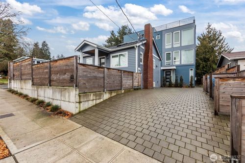 b-942 N 89th Street, Seattle, WA, 98103 | Card Image
