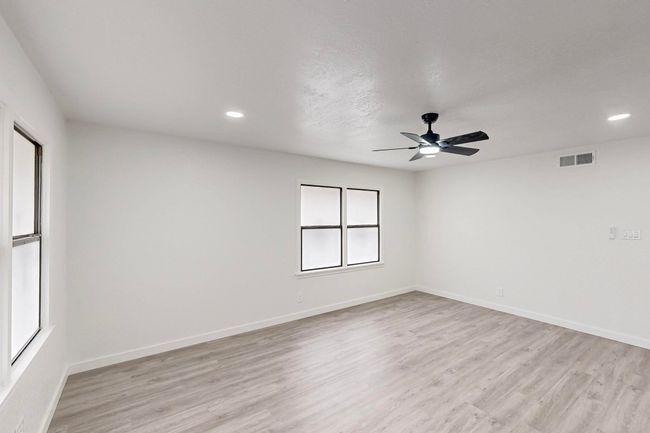 4109 Fortune Ln, House other with 3 bedrooms, 2 bathrooms and null parking in Dallas TX | Image 15