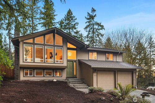 17014 Ne 28th Pl, Bellevue, WA, 98008-2110 | Card Image