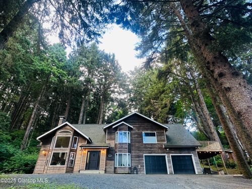 131 Arbor Ln, Cannon Beach, OR, 97110-2028 | Card Image