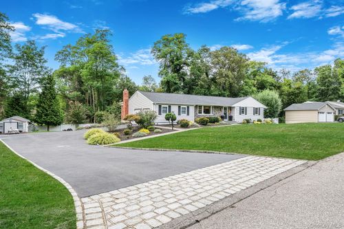 123 South Rd, Wading River, NY, 11792-2601 | Card Image