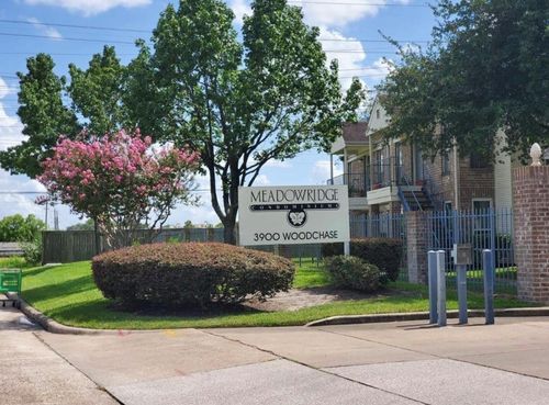 apt-144-3900 Woodchase Dr, Houston, TX, 77042-5807 | Card Image