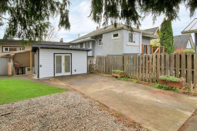 1205 Seventh Avenue, House other with 3 bedrooms, 2 bathrooms and 4 parking in New Westminster BC | Image 24
