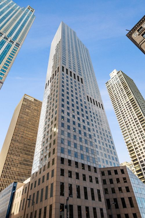 apt-3501-950 N Michigan Ave, Chicago, IL, 60611-7517 | Card Image