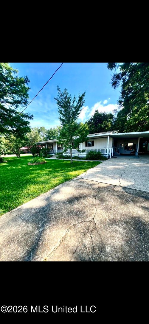 303 N Main St, Mount Olive, MS, 39119-5606 | Card Image
