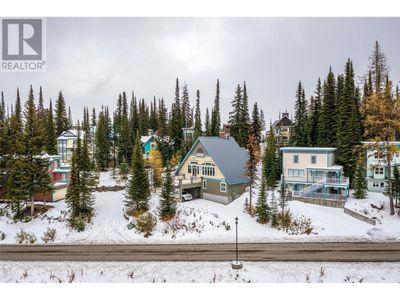 205 Monashee Rd, Home with 6 bedrooms, 6 bathrooms and null parking in Silver Star Mountain BC | Image 3