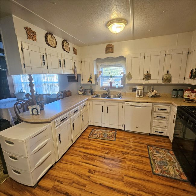 View of Kitchen | Image 9