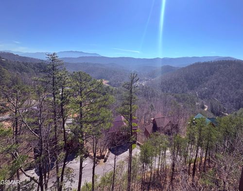 82 Parkside Ridge Way, Pigeon Forge, TN, 37863 | Card Image