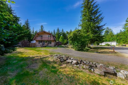 1131 Deep Valley Dr, Maple Falls, WA, 98266-7068 | Card Image