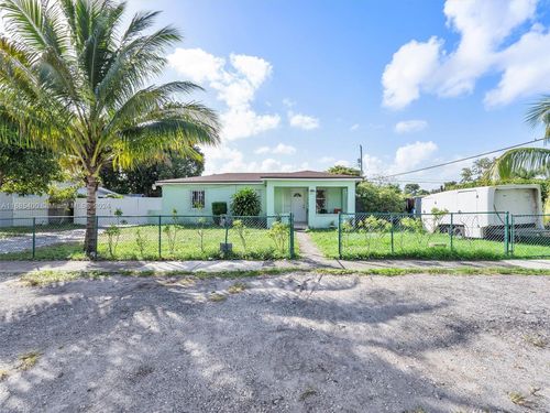 710 E 39th St, Hialeah, FL, 33013-2855 | Card Image