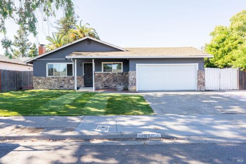 1079 Odell Ln, Santa Rosa, CA, 95407-7439 | Card Image