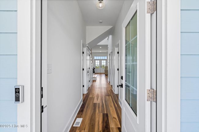 Front Entry | Image 25