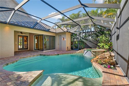 559 93rd Ave N, Naples, FL, 34108-2436 | Card Image