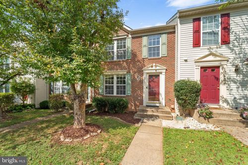 15743 Viewpoint Cir, DUMFRIES, VA, 22025-1223 | Card Image