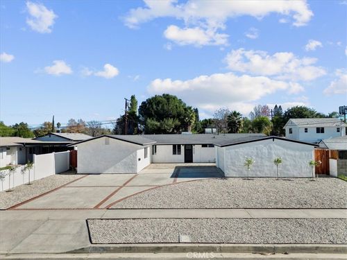 8008 Aura Ave, Reseda, CA, 91335-1001 | Card Image