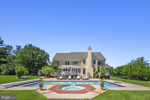 615 Nalls Farm Way, Great Falls, VA, 22066-1147 | Card Image