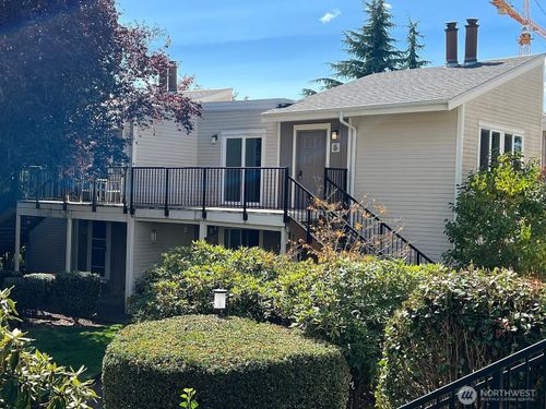 d5-12004 Slater Ave Ne, Kirkland, WA, 98034-8602 | Card Image