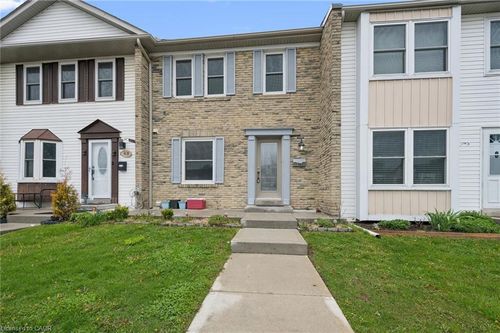 49-900 Central Park Dr, Brampton, ON, L6S3J6 | Card Image