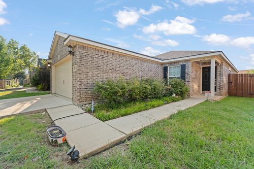 4801 Cedar Springs Dr, Fort Worth, TX, 76179-5045 | Card Image