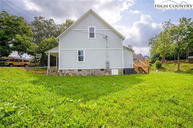308 Hickory St, House other with 3 bedrooms, 3 bathrooms and null parking in Granite Falls NC | Image 6