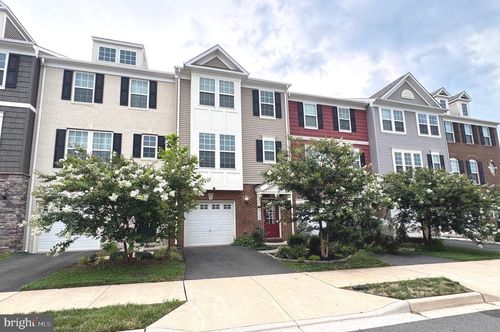 8505 Craggan Ln, Manassas, VA, 20109-4288 | Card Image