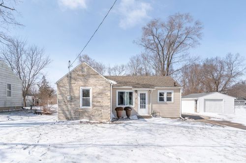 930 Colleen Ave, Evansdale, IA, 50707-1736 | Card Image