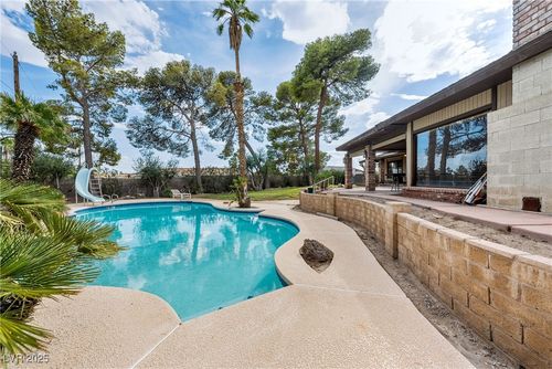 6865 Coley Ave, Las Vegas, NV, 89146-6515 | Card Image