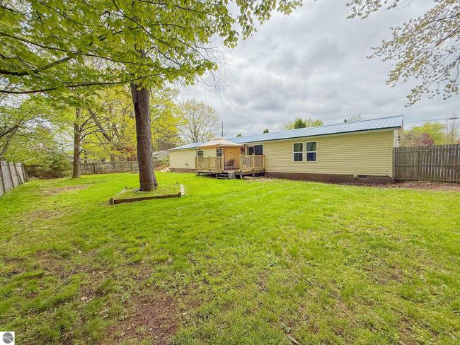 299 Cloverleaf Ln, House other with 3 bedrooms, 2 bathrooms and null parking in Houghton Lake MI | Image 24