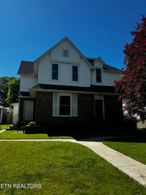 726 Clinton St, Harriman, TN, 37748-2601 | Card Image