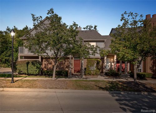 51 N Squirrel Rd, Auburn Hills, MI, 48326-4002 | Card Image