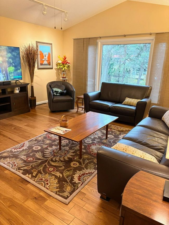 Family Room | Image 6