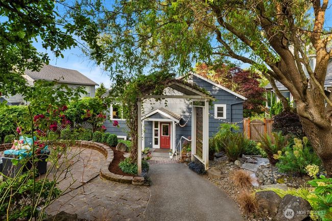 3833 24th Avenue W, House other with 3 bedrooms, 2 bathrooms and 1 parking in Seattle WA | Image 35
