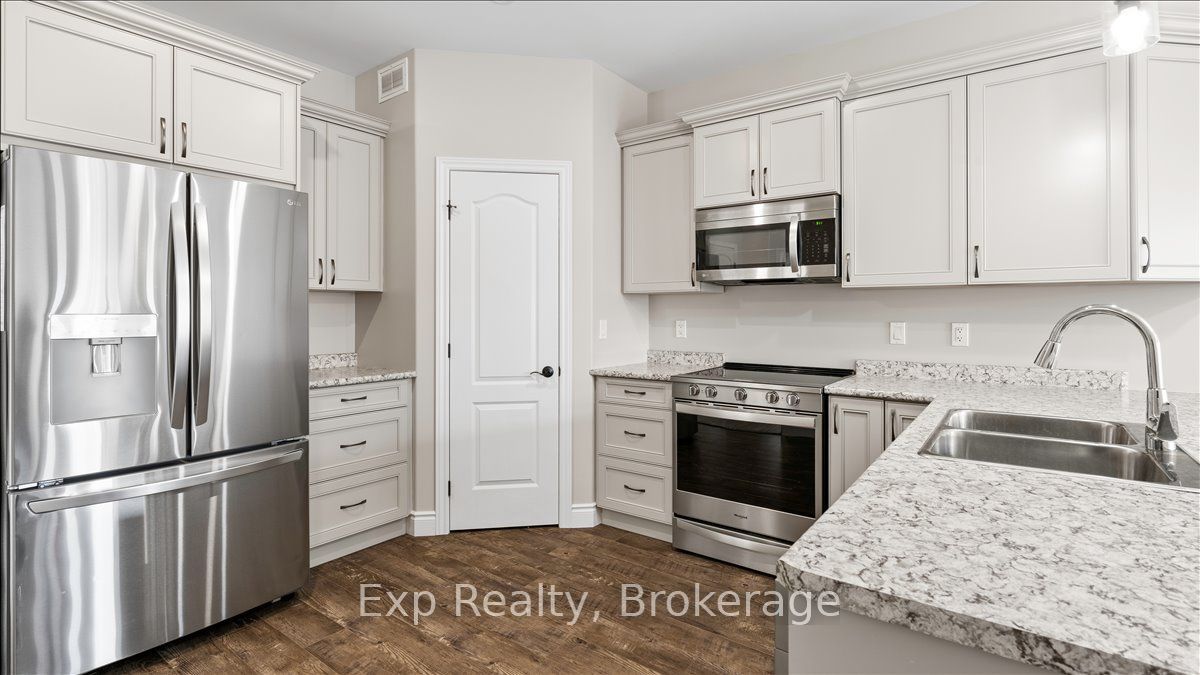Residential Lease in Belleville 4