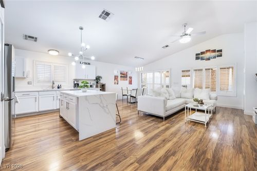 4640 Gracemont Ave, Las Vegas, NV, 89139-8702 | Card Image