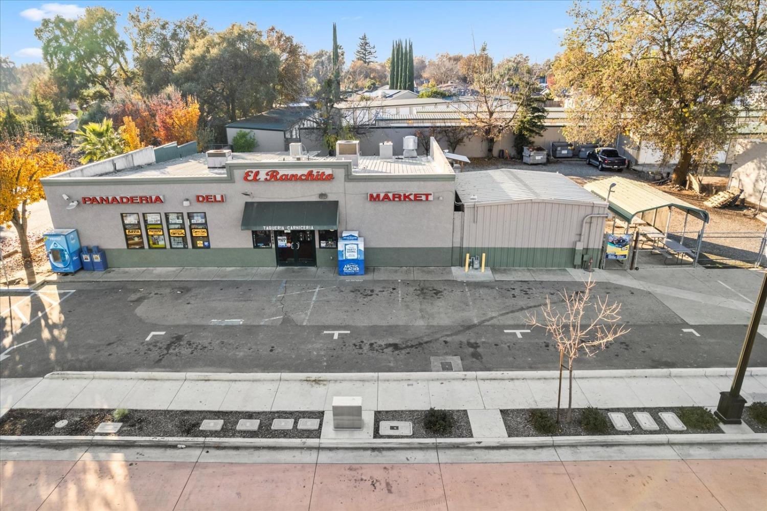 Commercial Sale in Live Oak