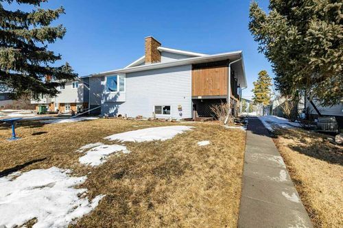 5020 61 Avenue Close, Ponoka, AB, T4J1E7 | Card Image