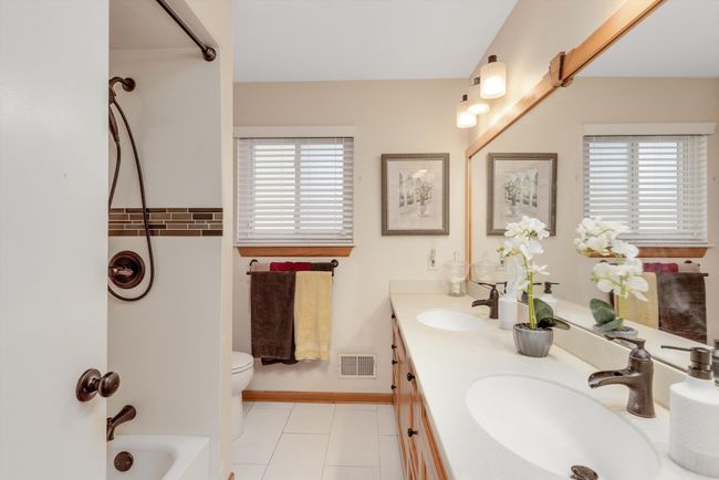 1754 3 Lakes Dr, House other with 3 bedrooms, 3 bathrooms and null parking in Troy MI | Image 30