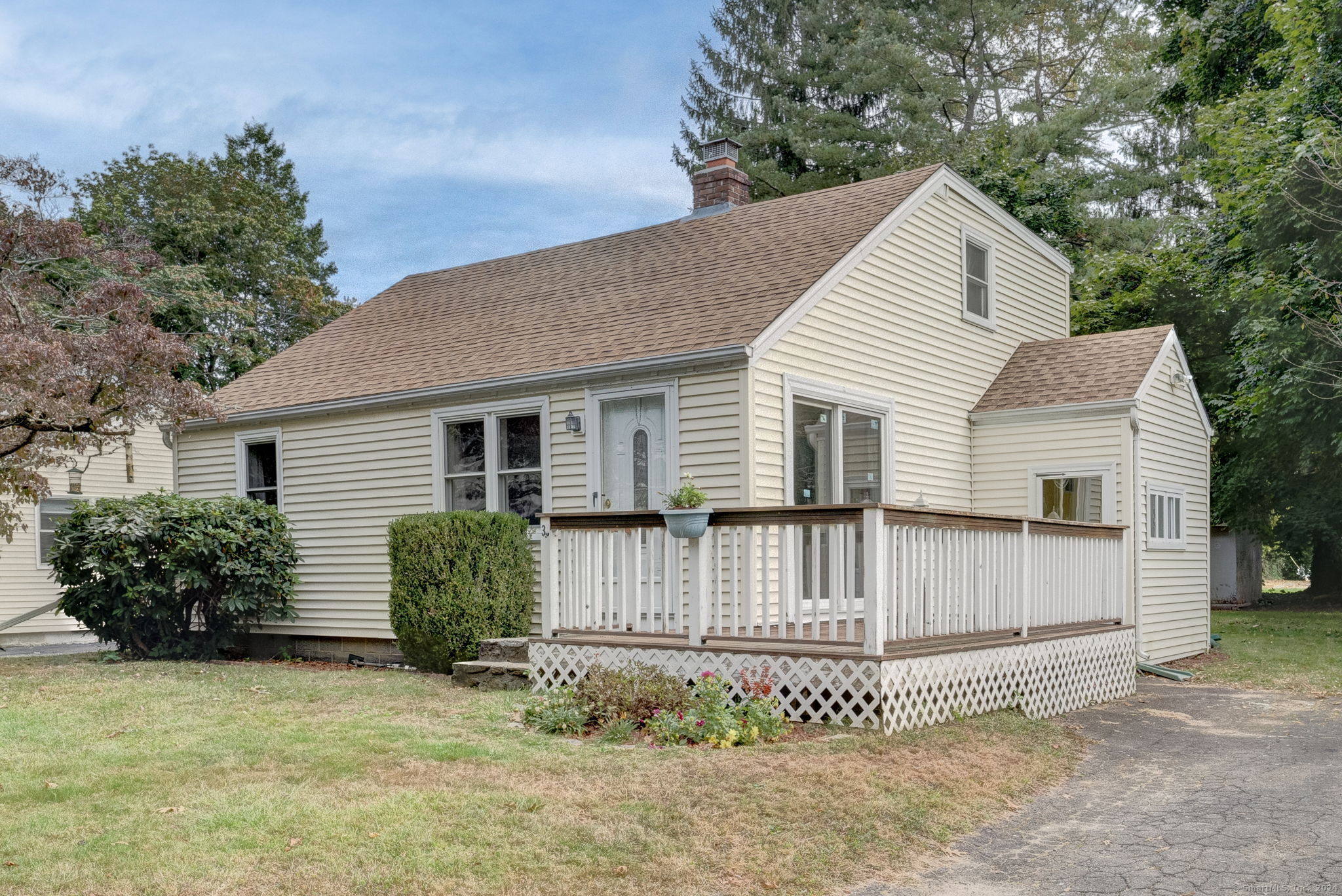 Grove St, Clinton, CT 06413