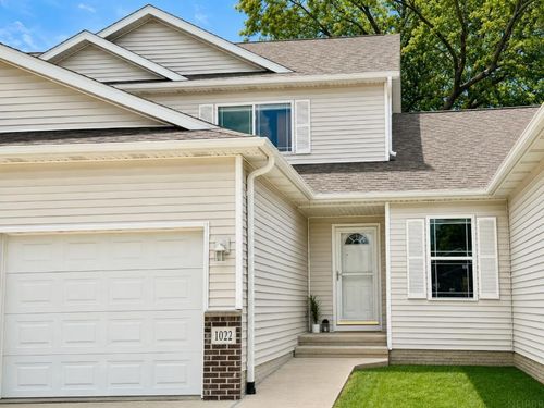 1022 Lois Ln, Waterloo, IA, 50702-4241 | Card Image