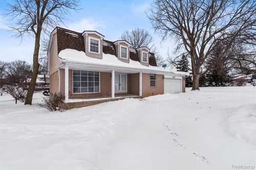 487 Pinehurst Dr, Rochester Hills, MI, 48309-1244 | Card Image