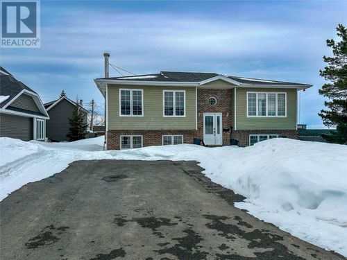 2 Henley St, Gander, NL, A1V2P7 | Card Image