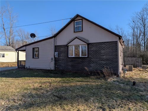 501 Roanoke Ave, Angola, NY, 14006-9353 | Card Image