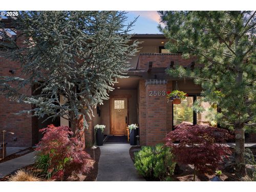 2563 Nw Crossing Dr, Bend, OR, 97703 | Card Image